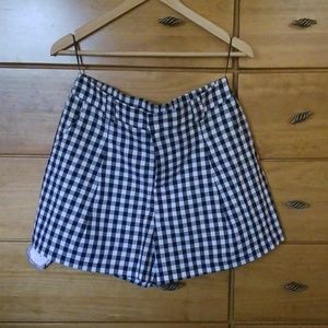 High waist 2.5" shorts